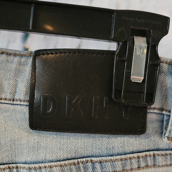 DKNY Capri jeans with bleached detail at bottom - Picture 5 of 8